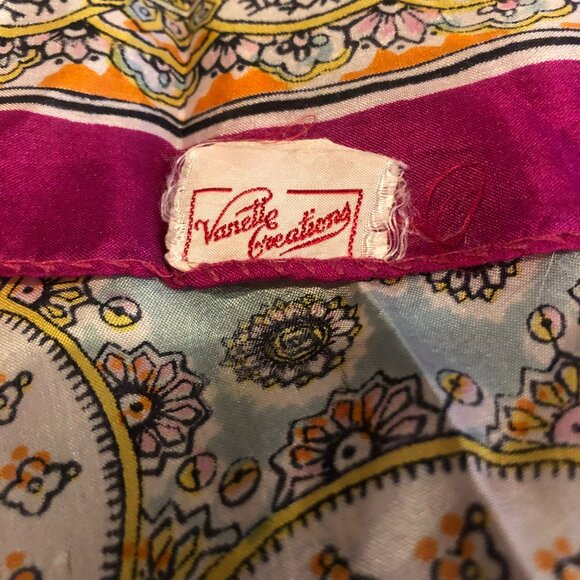 Vtg Vanette Creations Floral Medallion Silk Scarf Hand Rolled 22"x22" Pink - Picture 4 of 5